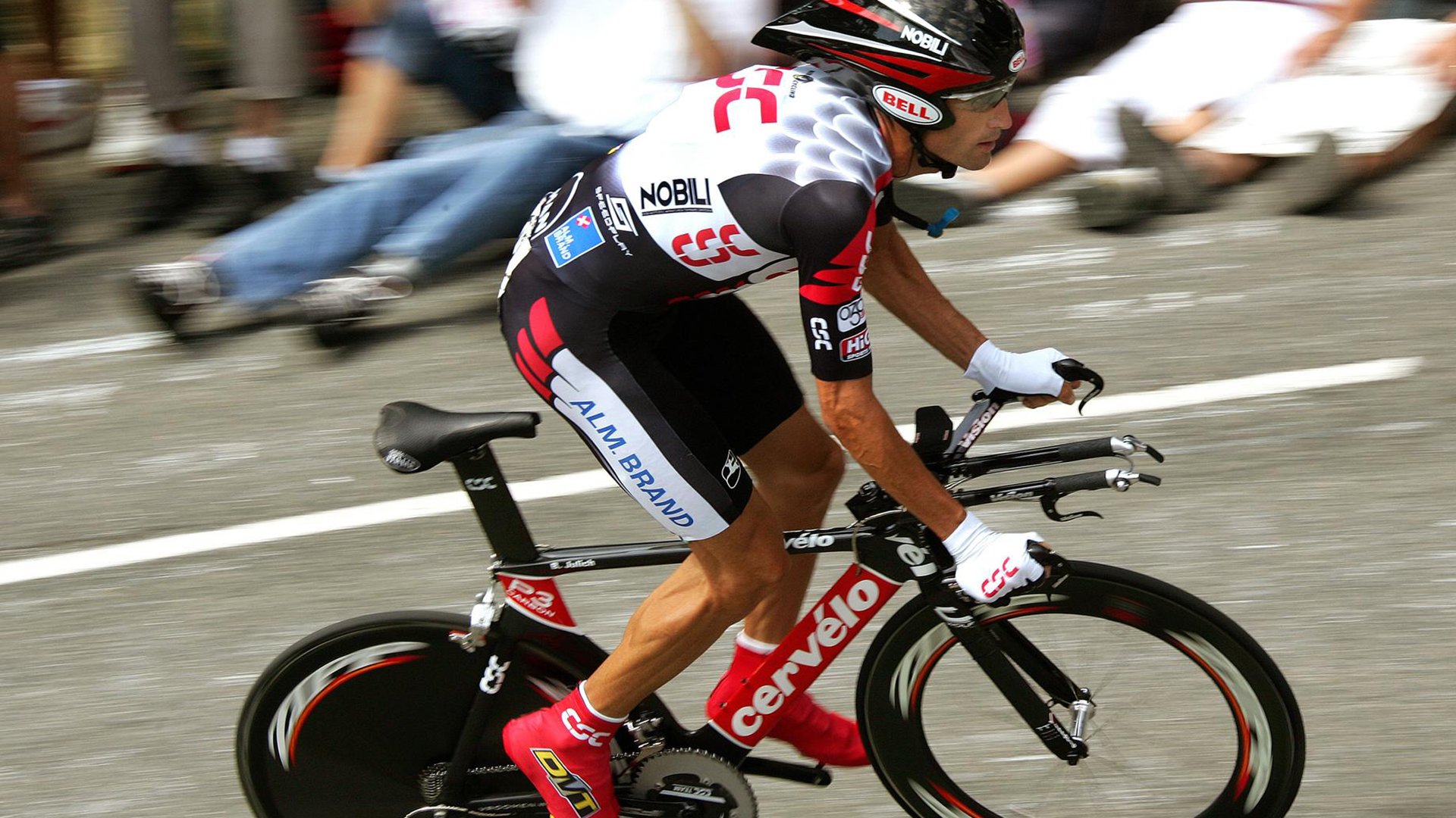 “费尔南多·比亚尔巴:阿根廷美洲狮队的精准指挥官”